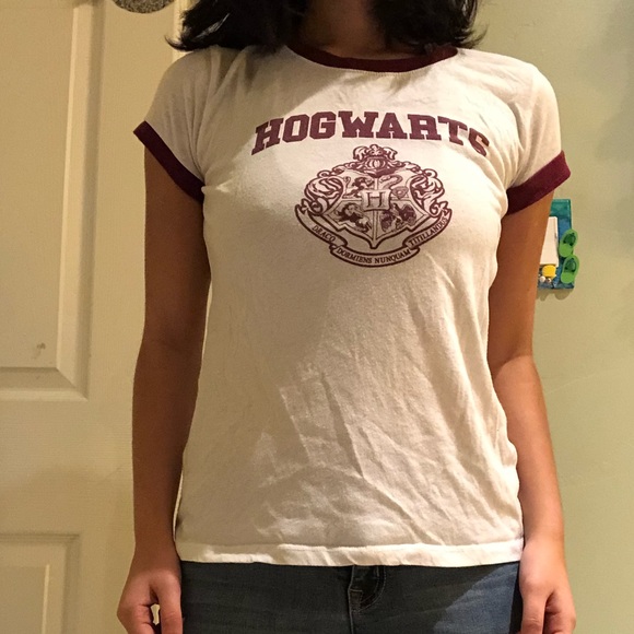 Hogwarts t-shirt (S) for girls 8-12. - Picture 2 of 2